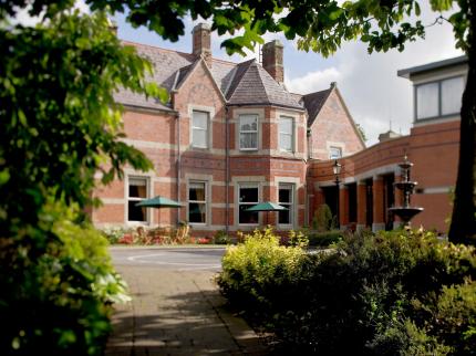 New Ross Piano Festival – Stay in Brandon House Hotel